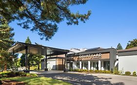 Courtyard Portland Beaverton 3*